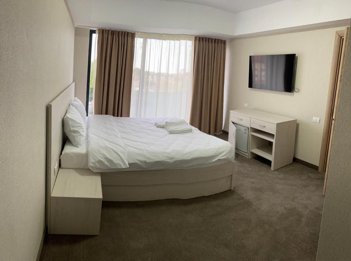 Hotel Alis เอโฟริเอนอร์ด ภายนอก รูปภาพ