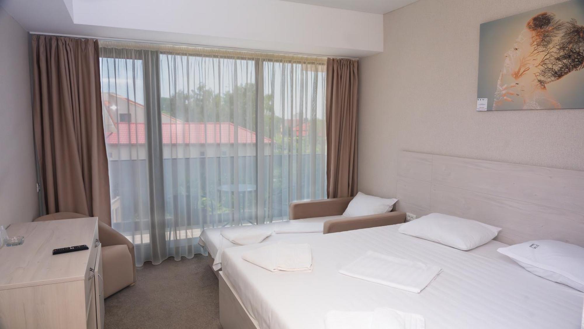 Hotel Alis เอโฟริเอนอร์ด ภายนอก รูปภาพ