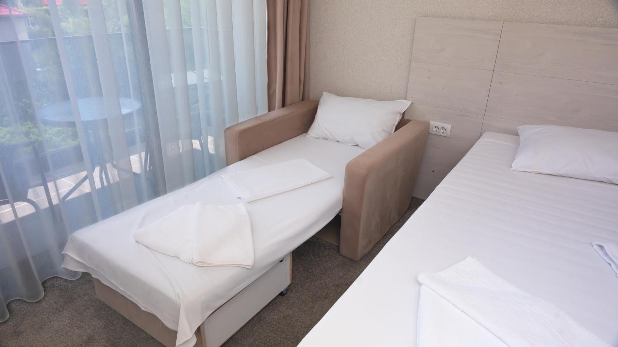 Hotel Alis เอโฟริเอนอร์ด ภายนอก รูปภาพ