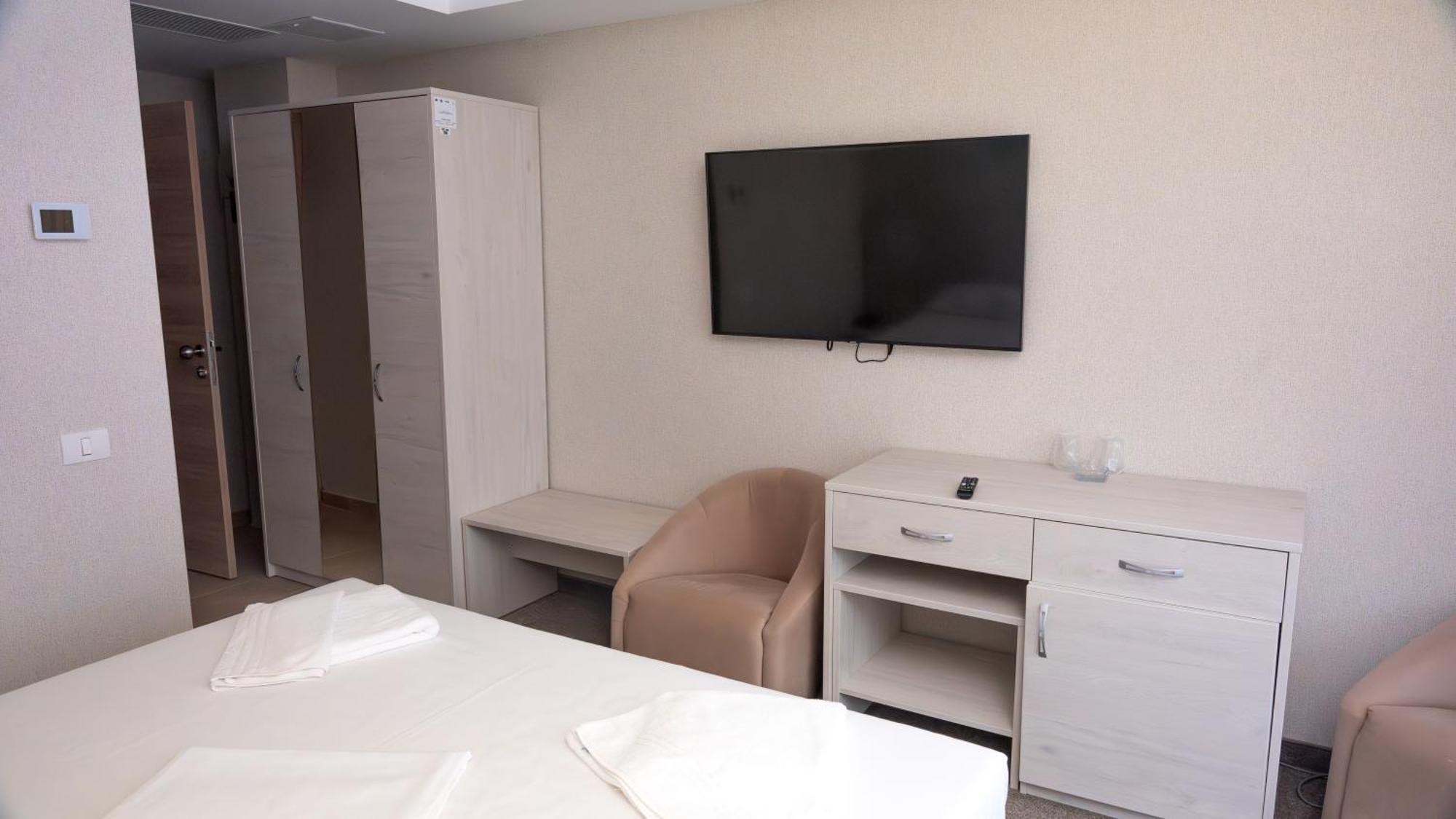 Hotel Alis เอโฟริเอนอร์ด ภายนอก รูปภาพ