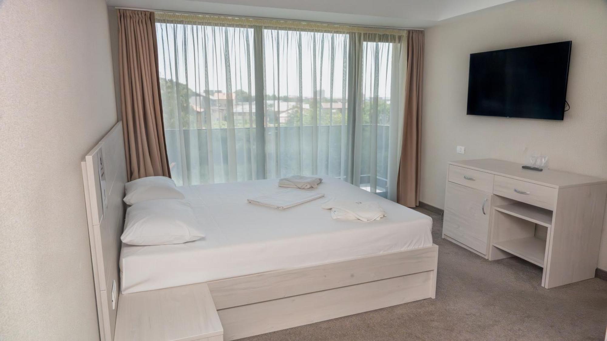 Hotel Alis เอโฟริเอนอร์ด ภายนอก รูปภาพ