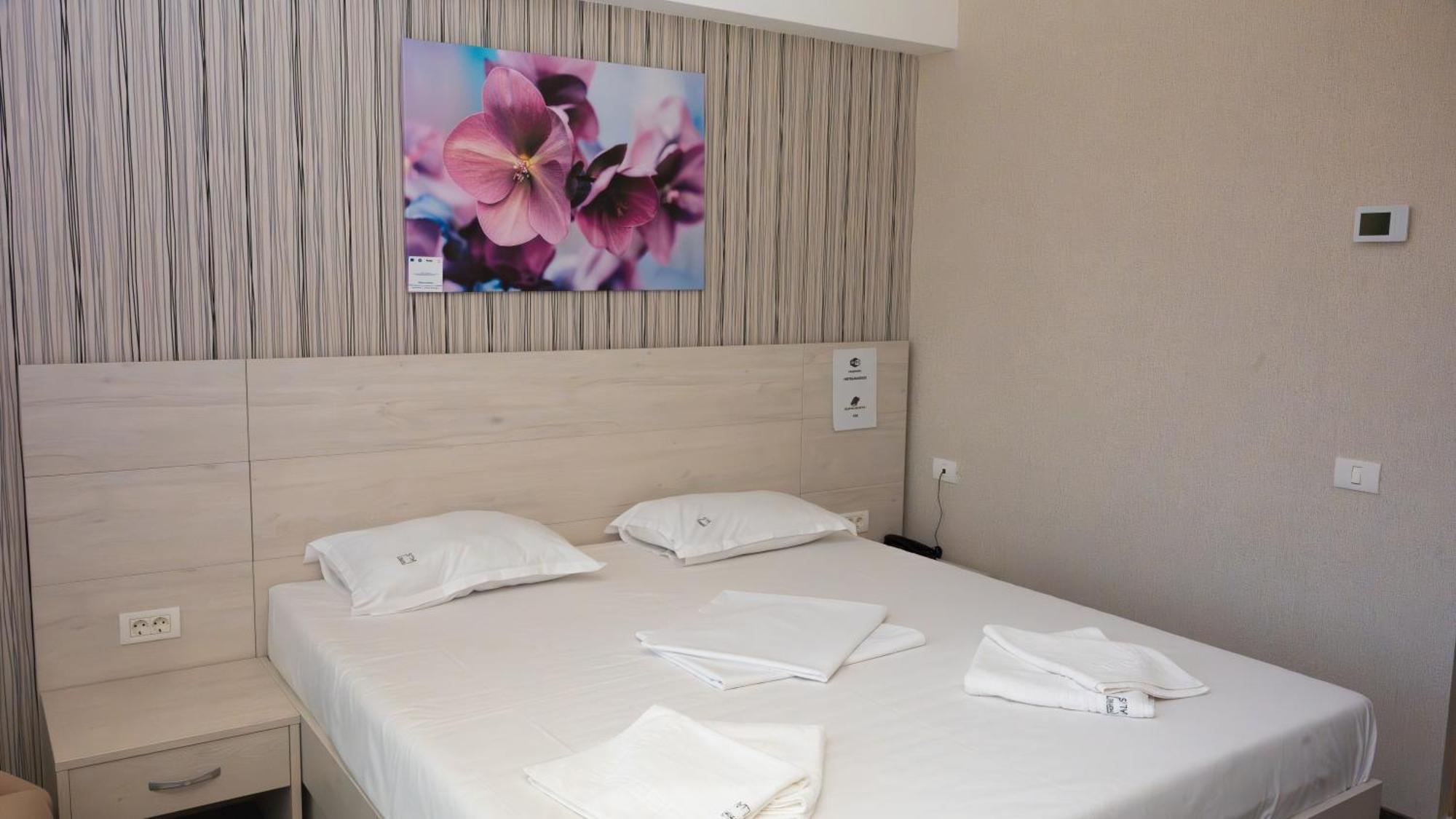 Hotel Alis เอโฟริเอนอร์ด ภายนอก รูปภาพ