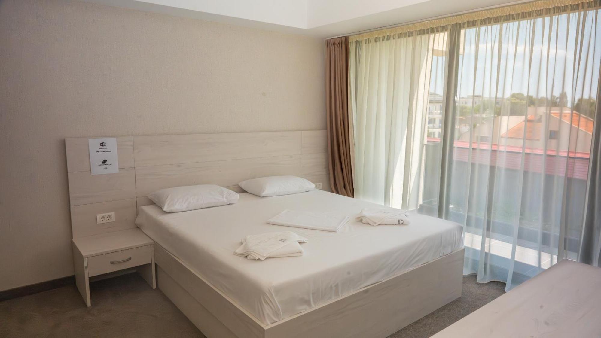 Hotel Alis เอโฟริเอนอร์ด ภายนอก รูปภาพ