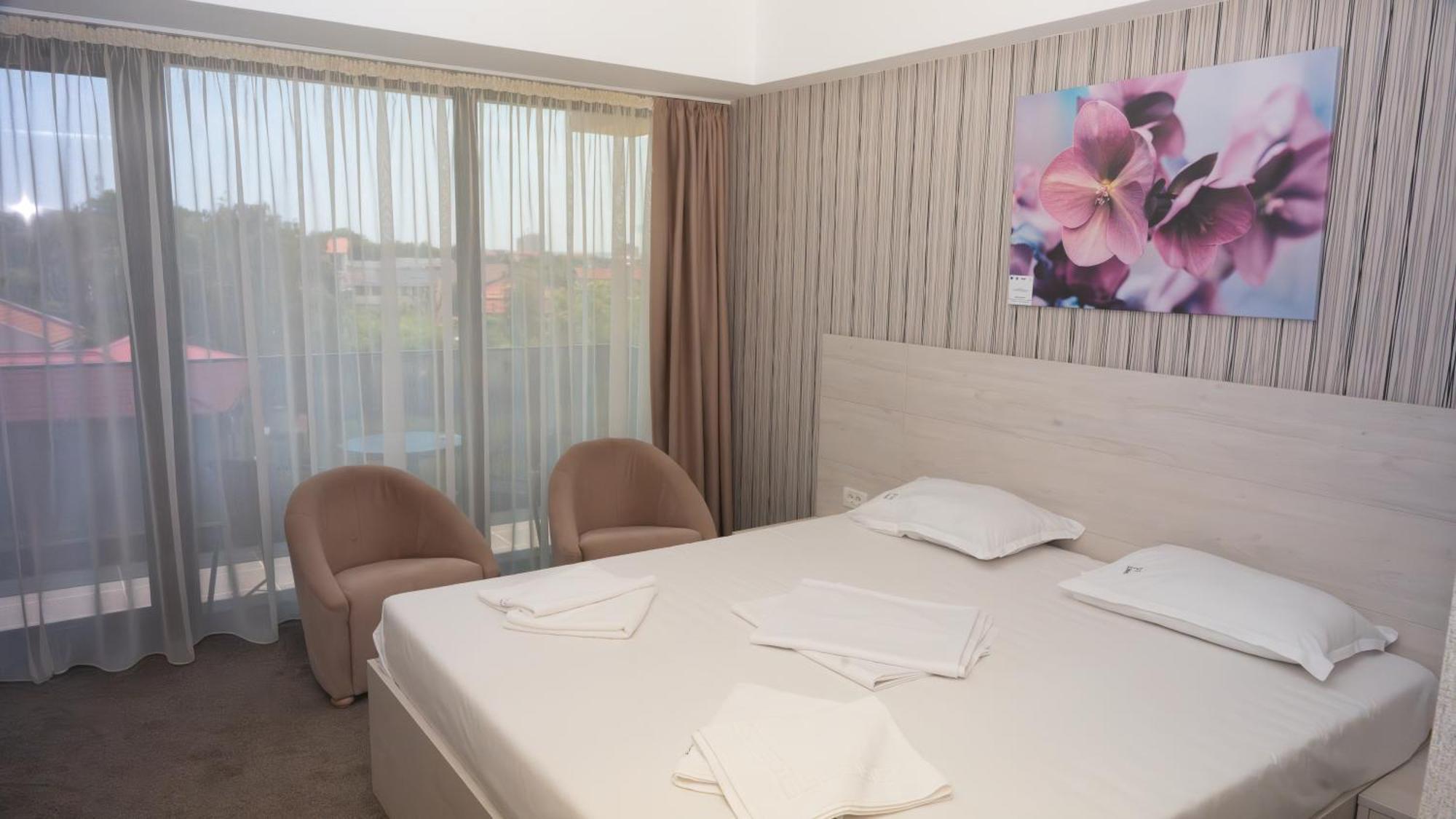 Hotel Alis เอโฟริเอนอร์ด ภายนอก รูปภาพ